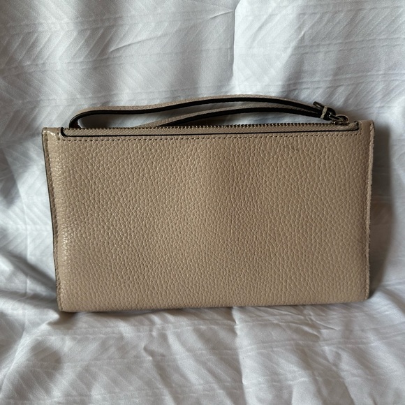 Kate Spade Leila phone holder wristlet - Picture 2 of 4